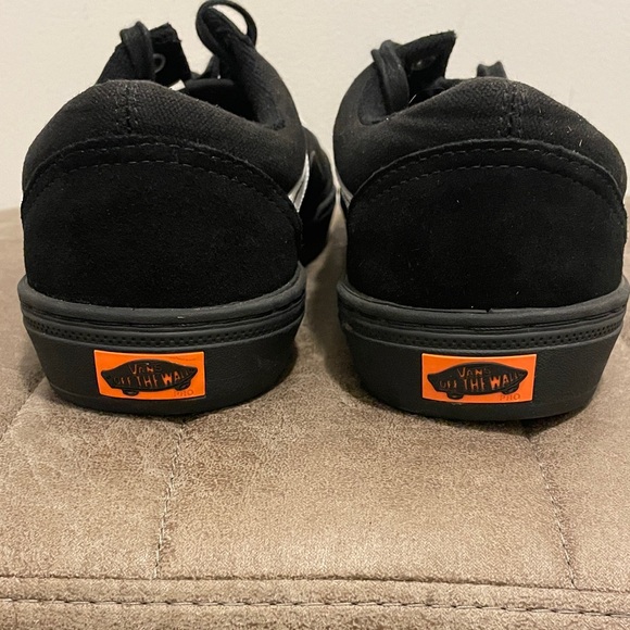 Vans Men's Black and White Graphic Sneakers - Picture 5 of 9